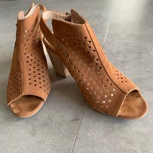 Sole Society Cognac bootie style sandal
